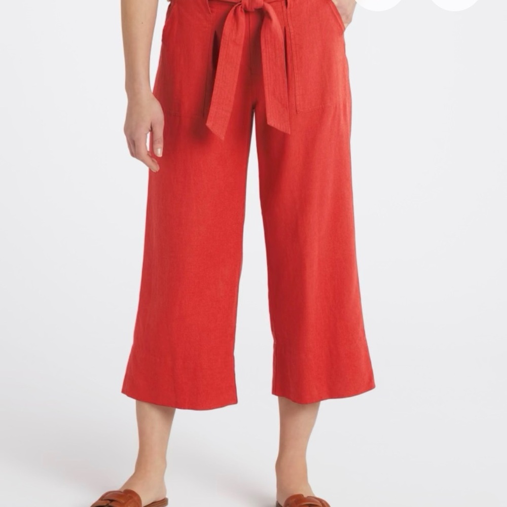 Elegant Red Cropped Pants